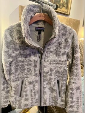 Patagonia Women's Plush Teddy Jacket in Light Gray